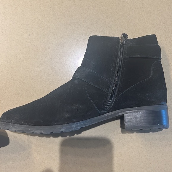 Black suede ankle boots with silver hardware size 9 - Picture 2 of 6